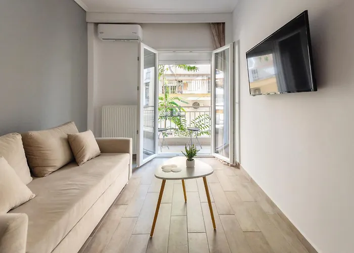 Cozy Hideaway In Thessaloniki